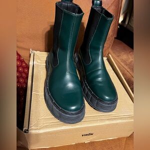 Virón SSENSSE Exclusive Green Chelsea Boots vegan leather men’s Sz 40 US 7